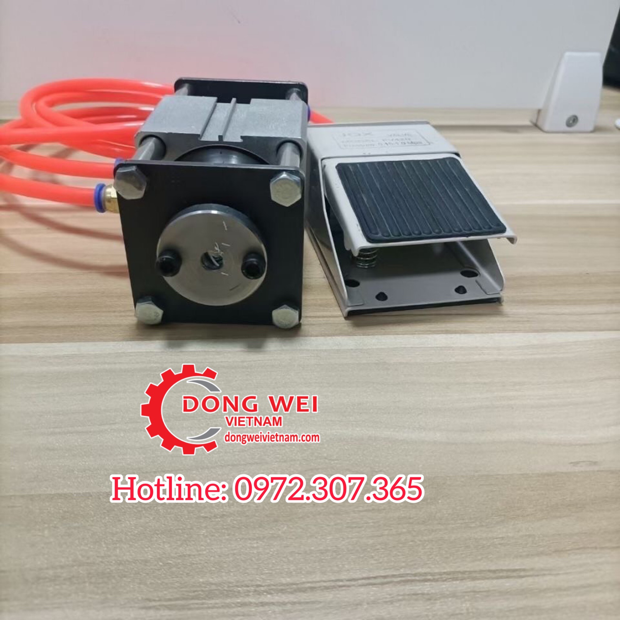 Máy đột dập che lỗ cam, lỗ vít 2 đầu . Máy dập nẹp, máy dập chỉ, máy dập nẹp nhựa bằng hơi áp lực, nhỏ gọn dễ sử dụng