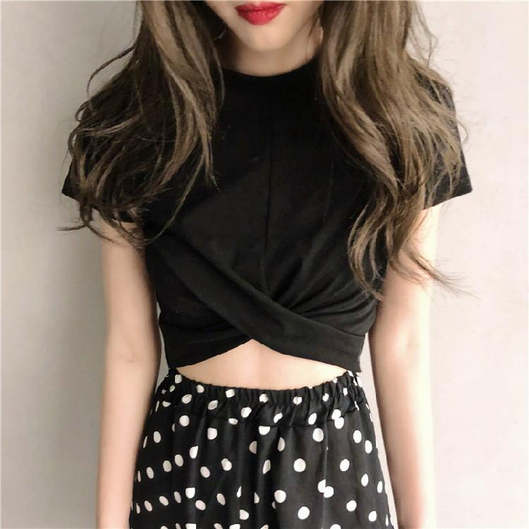 Áo croptop xoắn eo