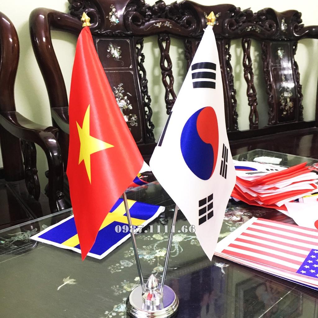 Cờ Để Bàn Đế Thép Loại cắm 2 cờ Các Nước Tùy Chọn