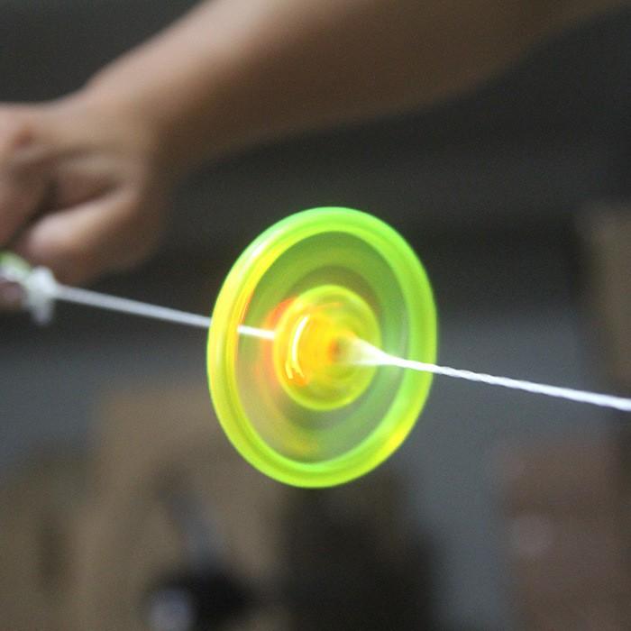 Con quay dây có đèn led phát sáng (màu ngẫu nhiên)