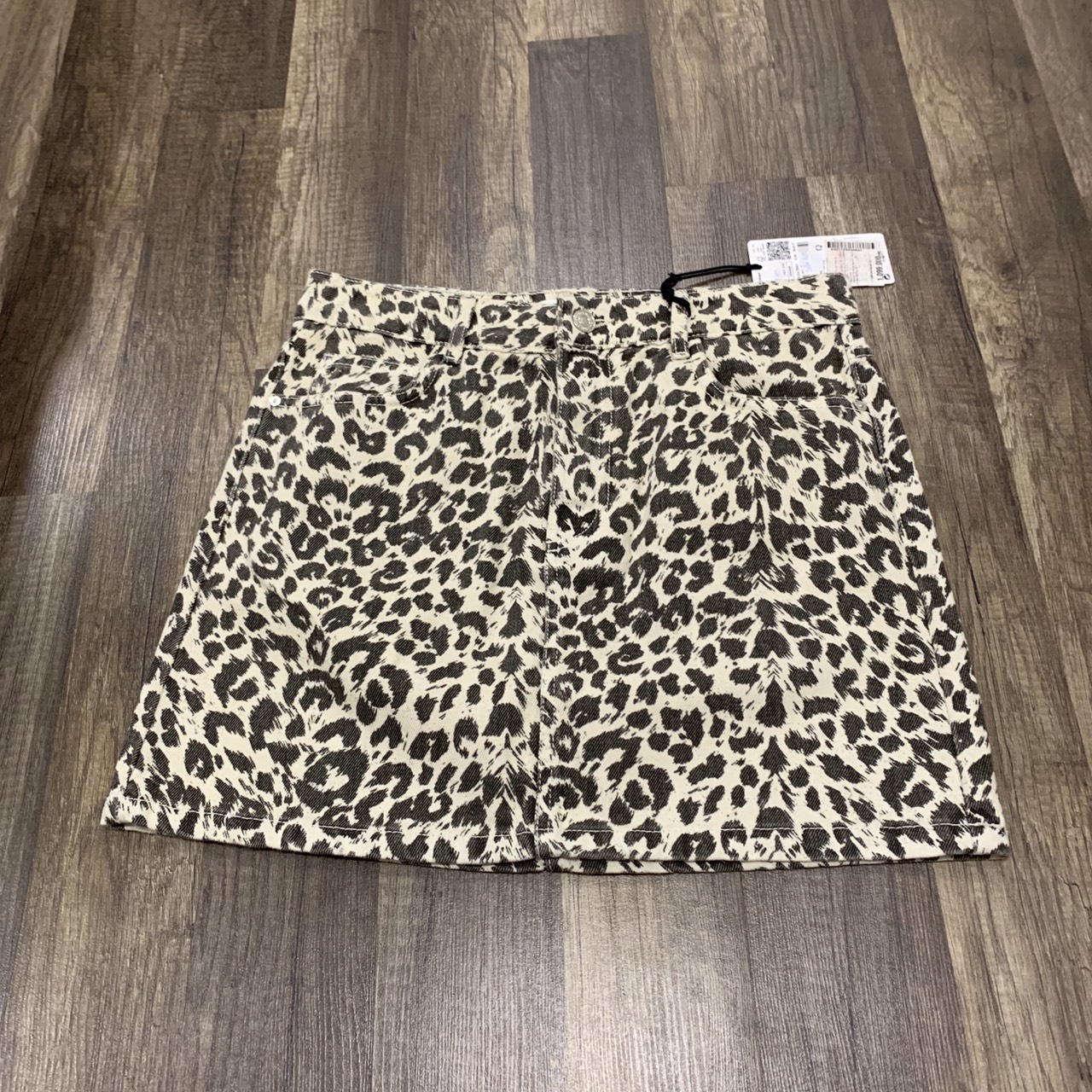 Chân váy jeans beo có túi