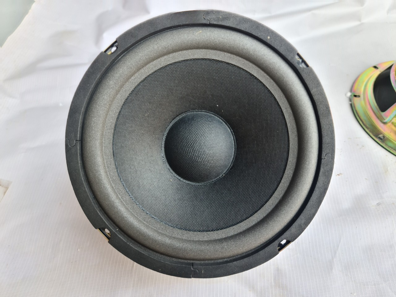 MỘT CỦ LOA BASS 20 TỪ 140 KHUNG SẮT màu vàng - LOA BASS RỜI - CỦ LOA BASS 2 TẤC UY LỰC