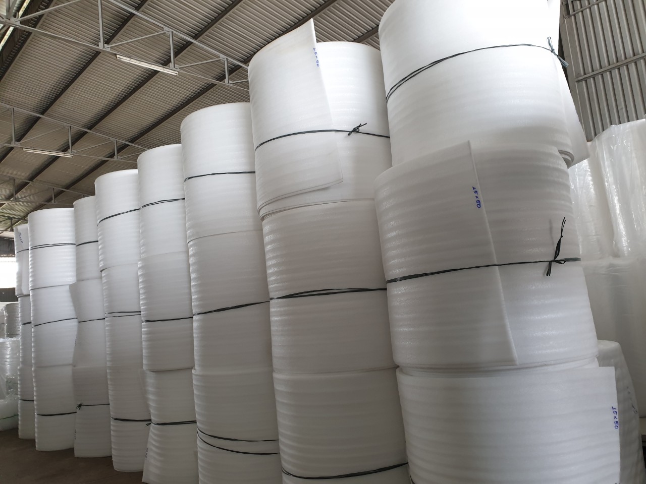 Xốp hơi khổ 1,4 mét ,7 kg