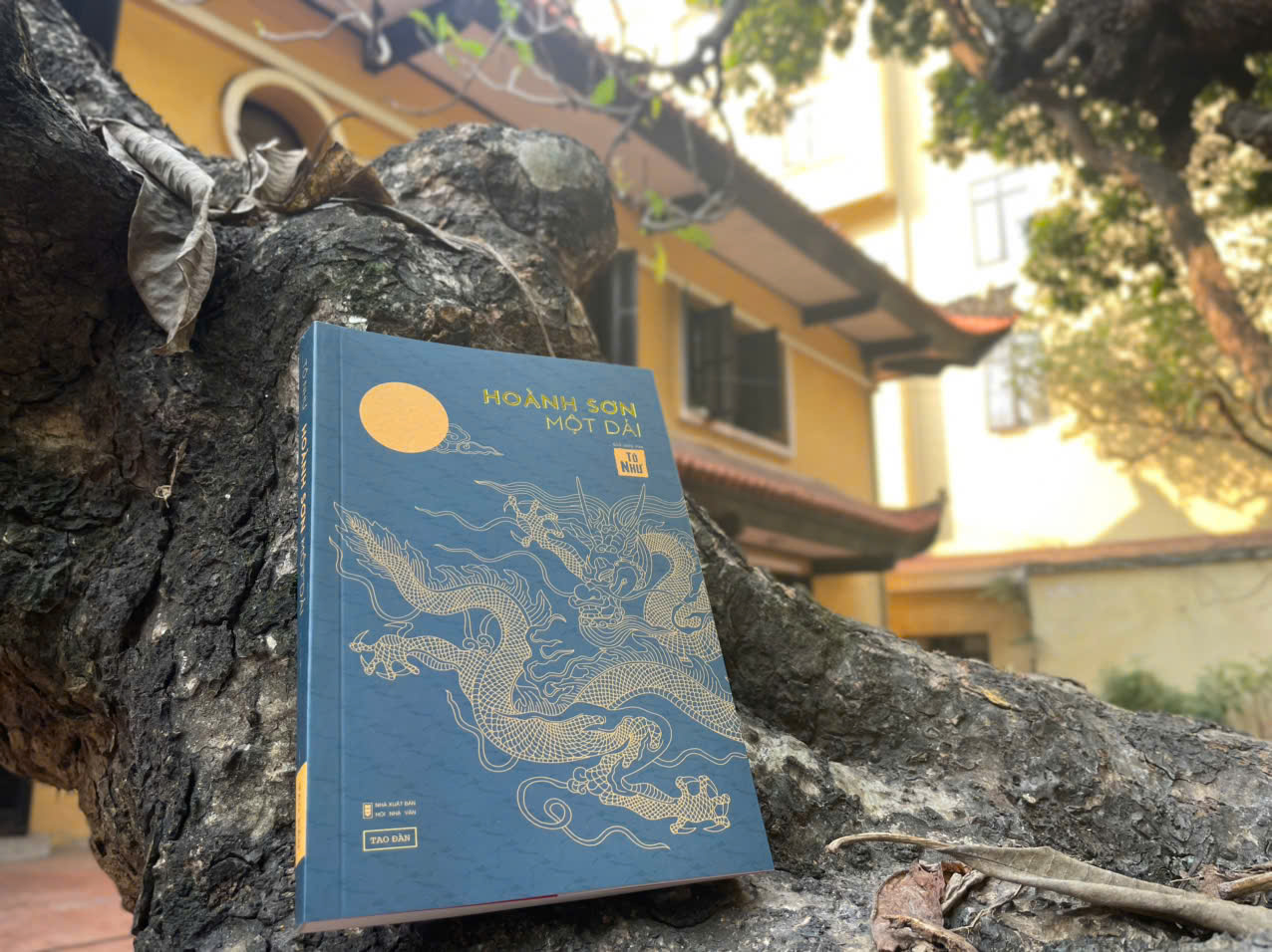 Sách - Hoành Sơn một dải