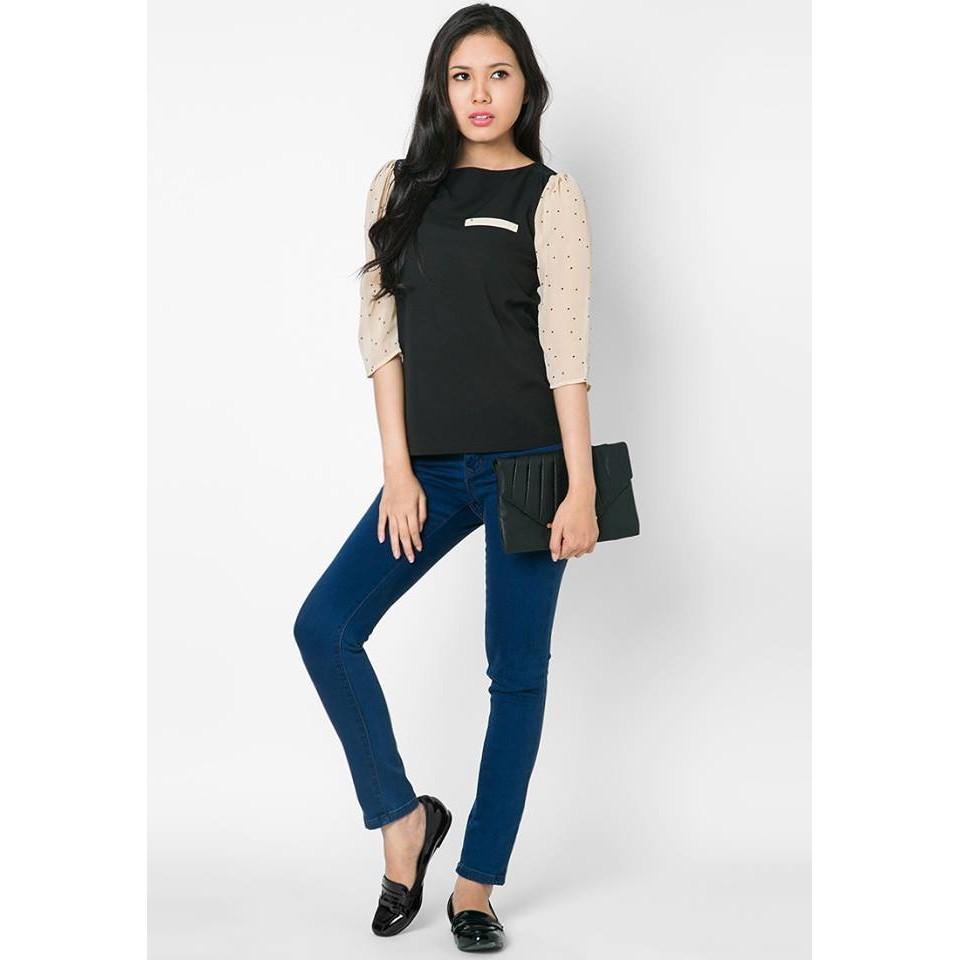 Áo voan đen tay chấm bi