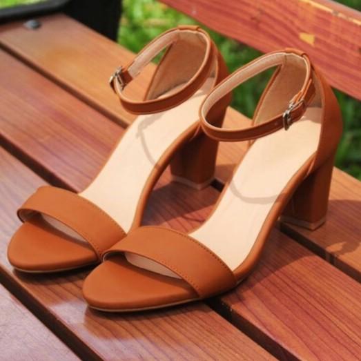 Giày sandal êm chân big size gót vuông 5 phân màu đen 40 41 42 43 44