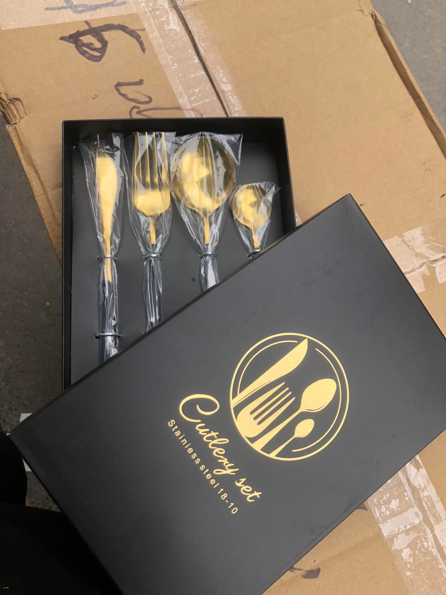 Bộ thìa ,dĩa, dao mạ vàng 4 món sang chảnh nhiều màu siêu sang cực đẹp