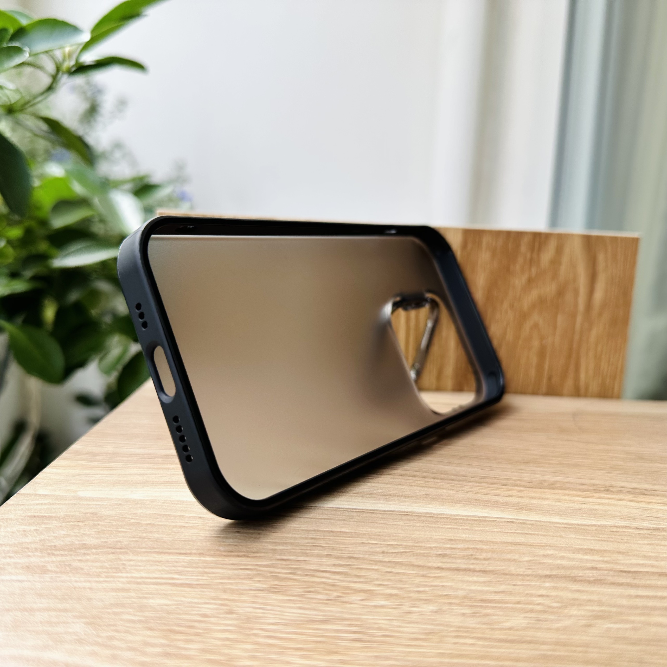 Ốp lưng X-level Impression Stand dành cho iPhone 14 Pro - hàng chính hãng