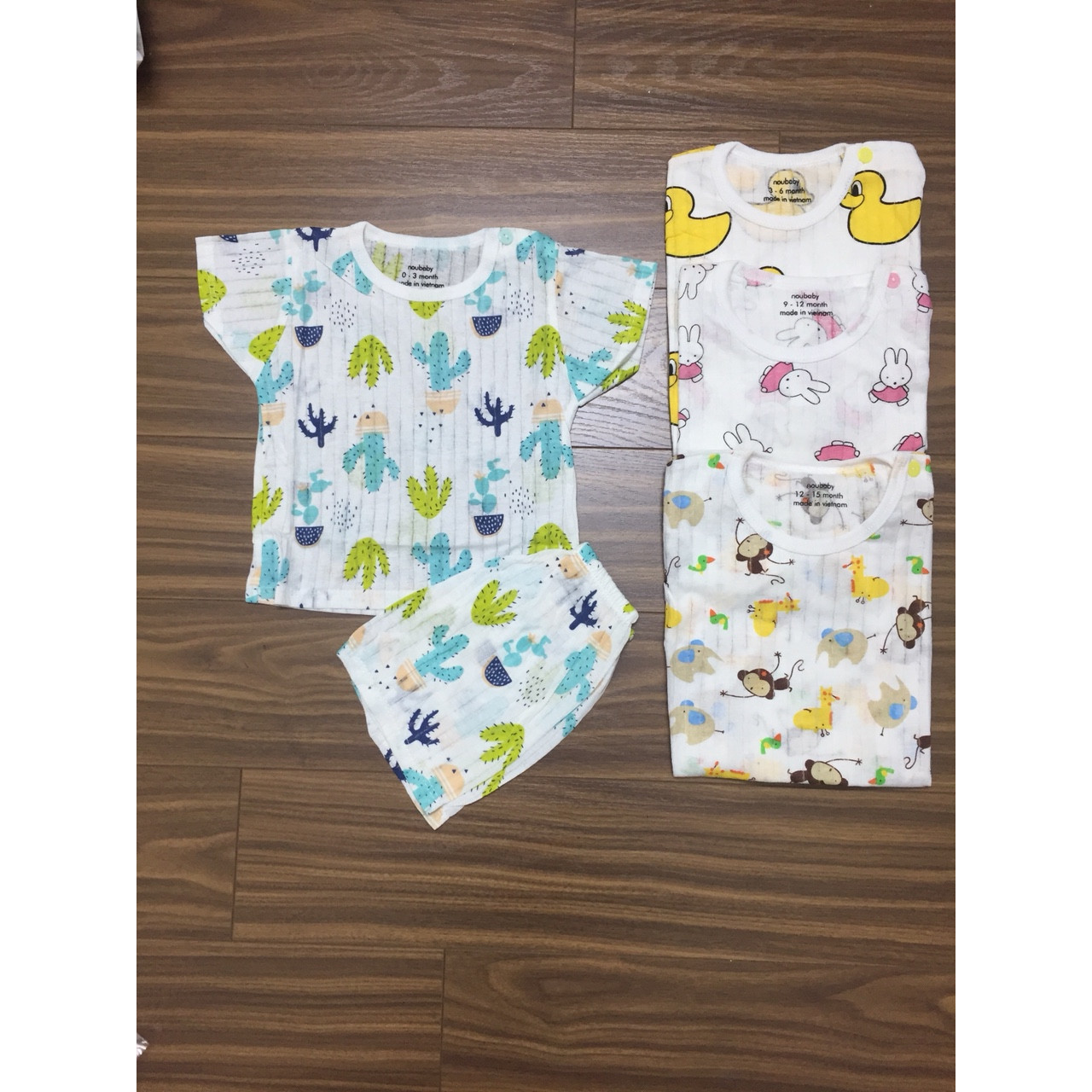 Combo 5 bộ Cotton Giấy đủ size cho bé từ 5-15kg có họa tiết ngộ nghĩnh cho cả bé trai và gái