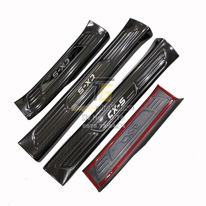Bộ Ốp bậc cửa, Nẹp bước chân dành cho Mazda CX5, CX-5 2018-2020 vân Carbon