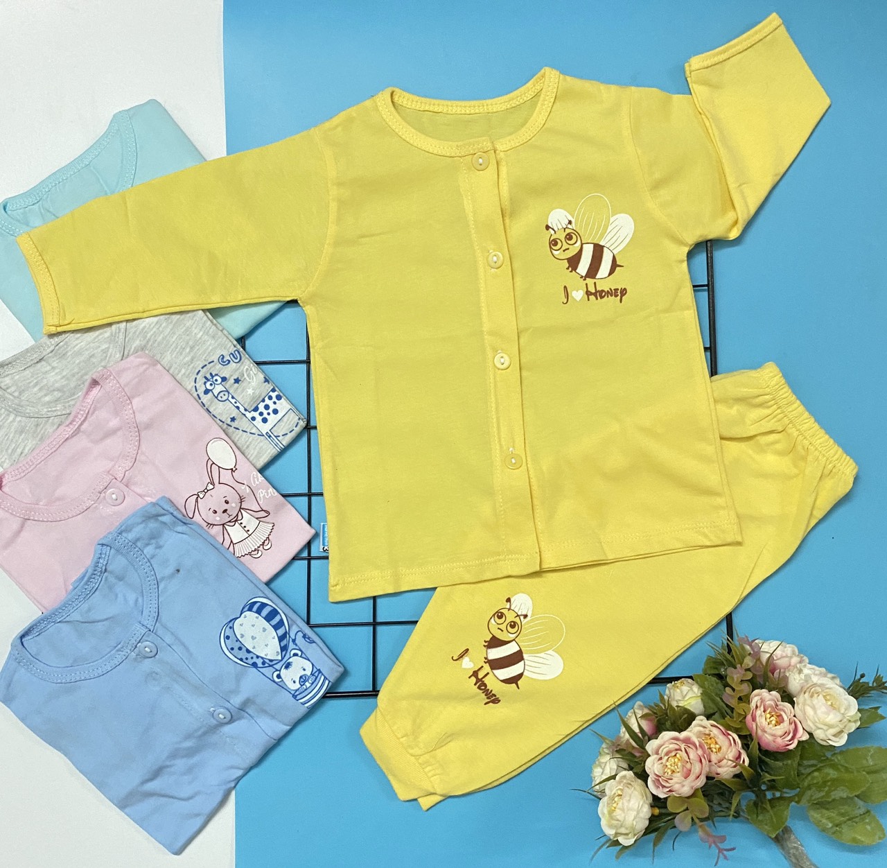 COMBO 3 Bộ quần áo sơ sinh cotton THT-FR GGY | Mẫu Tay Dài Cài Giữa Màu | Size 1 - 5 cho bé sơ sinh - 12 kg| Chất vải thun cotton 100% xịn, đẹp, mềm, họa tiết xinh | Hàng Việt Nam | quần áo trẻ em