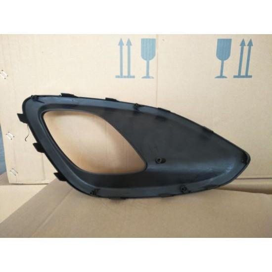 Ốp Đèn Gầm Sương Mù Bên Dành Cho OTO