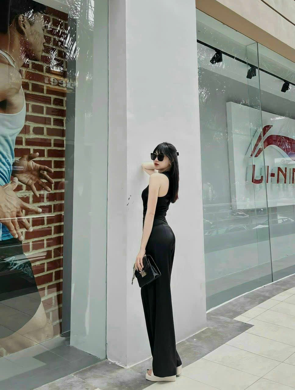 JUM CỔ V  MÀU Y HÌNH