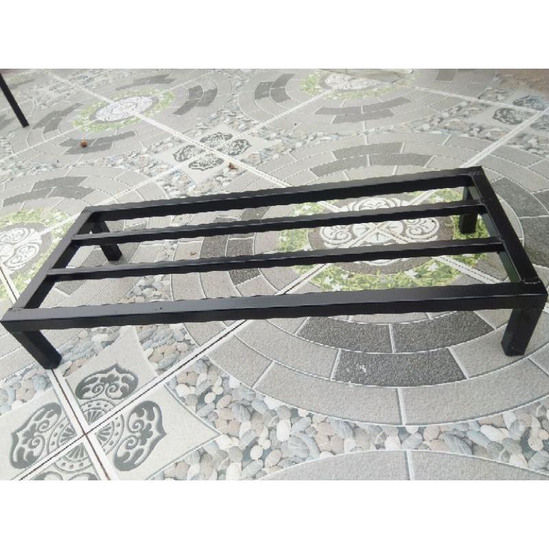 Kệ thép. Dài 70cm. Rộng 30cm. Cao 20cm.4 chân.Hộp thép 20*20mm