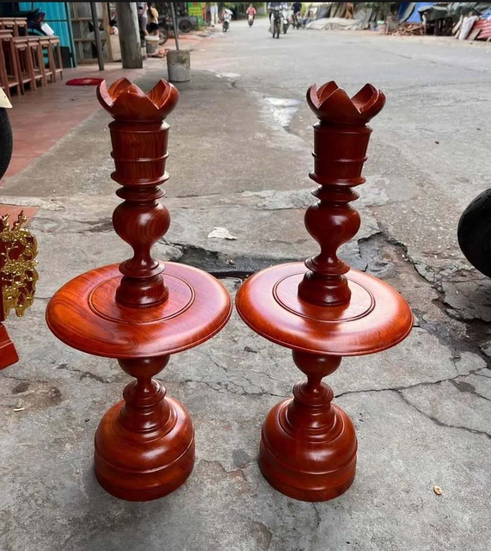 Cặp chân đèn gỗ hương,cặp chân đèn thờ gôc hương cao 50 m