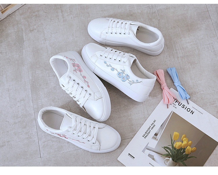 Hình ảnh Sneaker Nữ Soras ️FREESHIP️ Giày thể thao Nữ Thêu Hoa Đào dáng thể thao cực Sang Chảnh, Dễ Phối Đồ Soras SYF9528