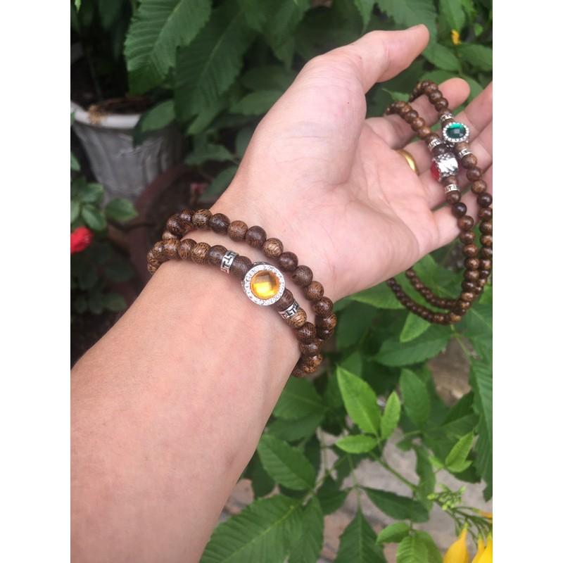 Vòng tay trầm hương mix charm đá.