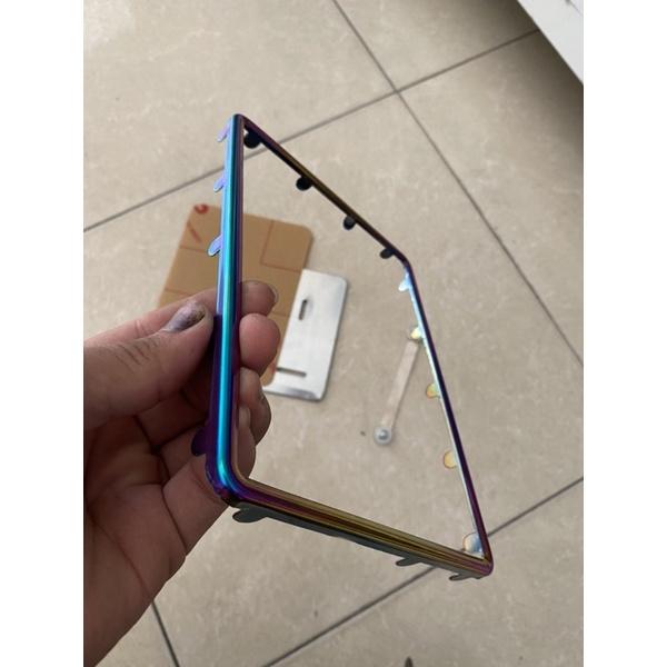 Bộ khung biển số titan. 4 món tự làm tại nhà dễ dàng