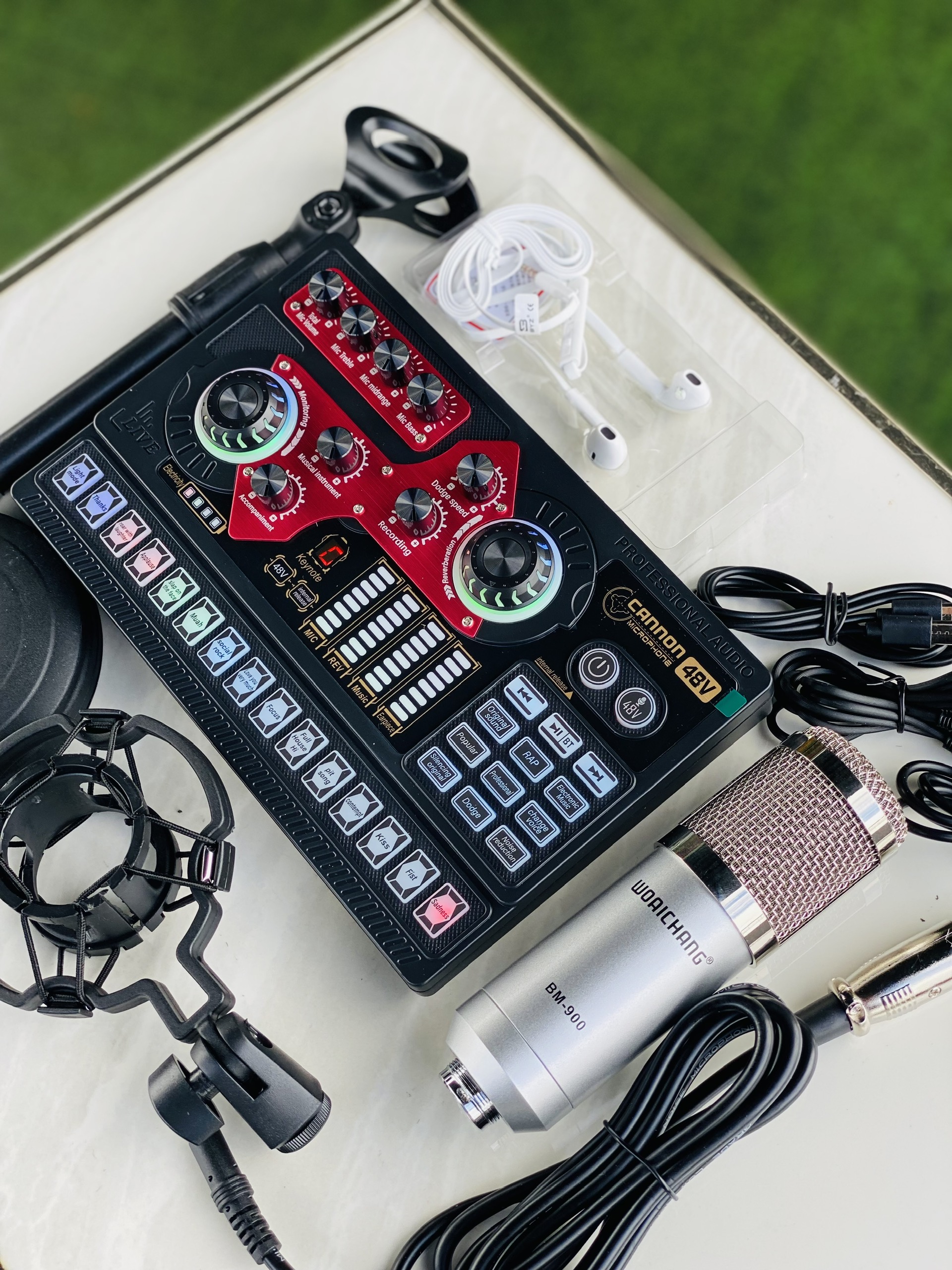 Combo Sound Card X5 Autotune Và Micro Thu Âm BM900 là bộ thu, Livestream Chuyên nghiệp Giá Rẻ Dễ Dùng hàng nhập khẩu