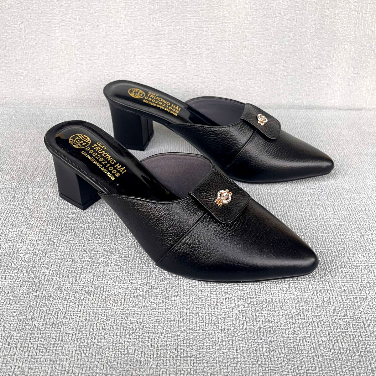 Sục nữ cao gót 6cm Trường Hải mũi nhọn da bò màu đen mềm mại F5