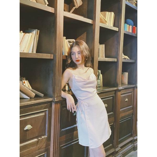 Đầm lụa hai dây cổ đổ sexy