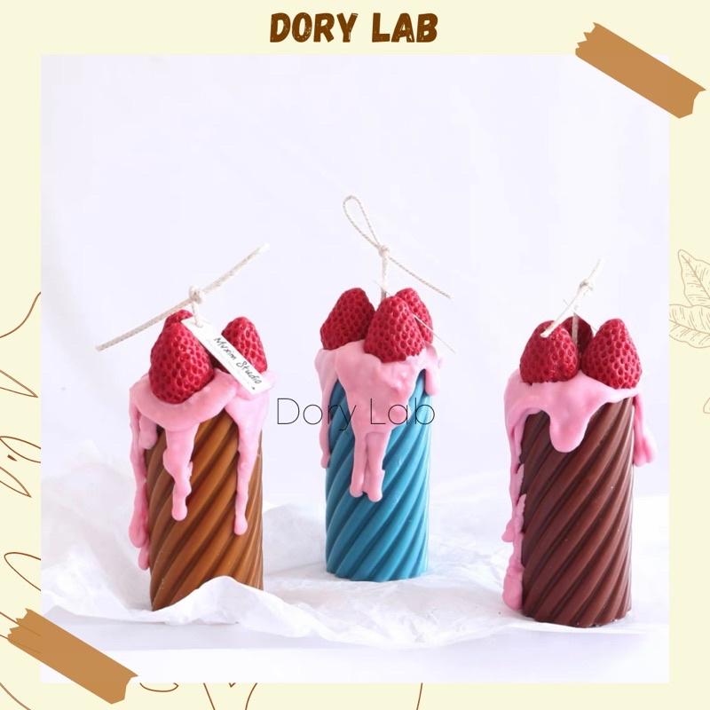 Nến Thơm Hình Trụ Xoắn Phủ Kem Dâu Tây Handmade, Phụ Kiện Decor, Quà Tặng - Dory Lab
