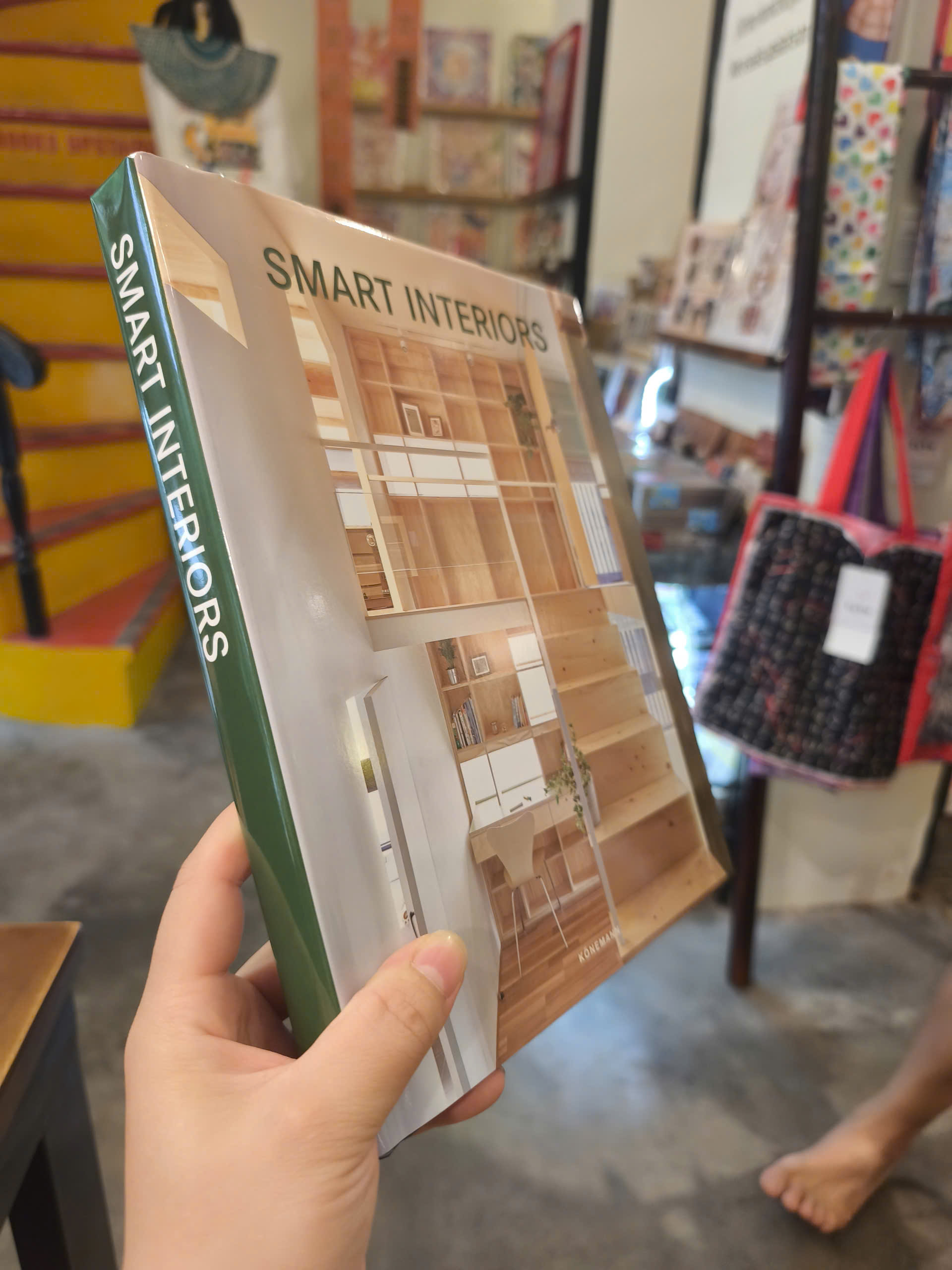 Sách - Smart Interiors | Architecture / Ngoại văn Nhập khẩu UK / Bìa cứng / Thiết kế Nội thất