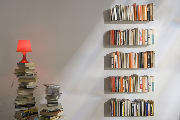 Kệ sách treo tường chữ U60