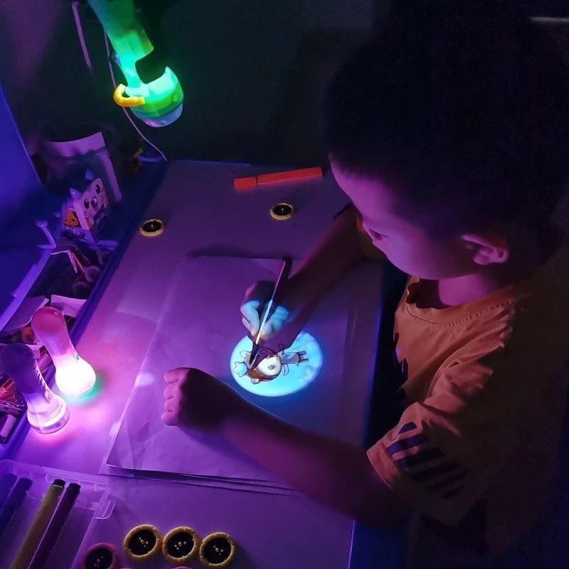 Đèn Pin Chiếu Hình Gồm 80 Hình Sắc Nét Đáng Yêu Cho Bé Munkids Vui Chơi Và Học Hỏi