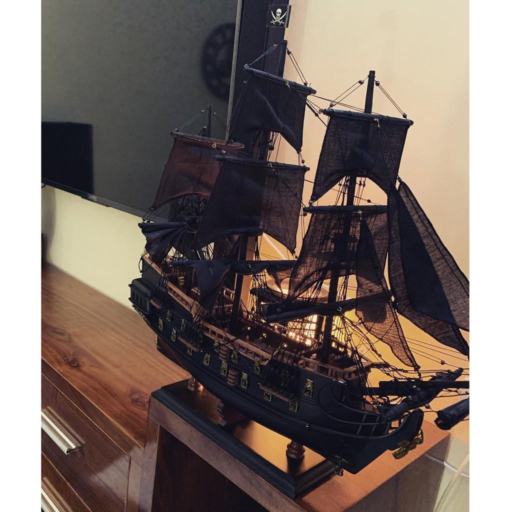 Thuyền buồm NGỌC TRAI ĐEN phong thuỷ size 64cm - Gỗ Muồng Đen