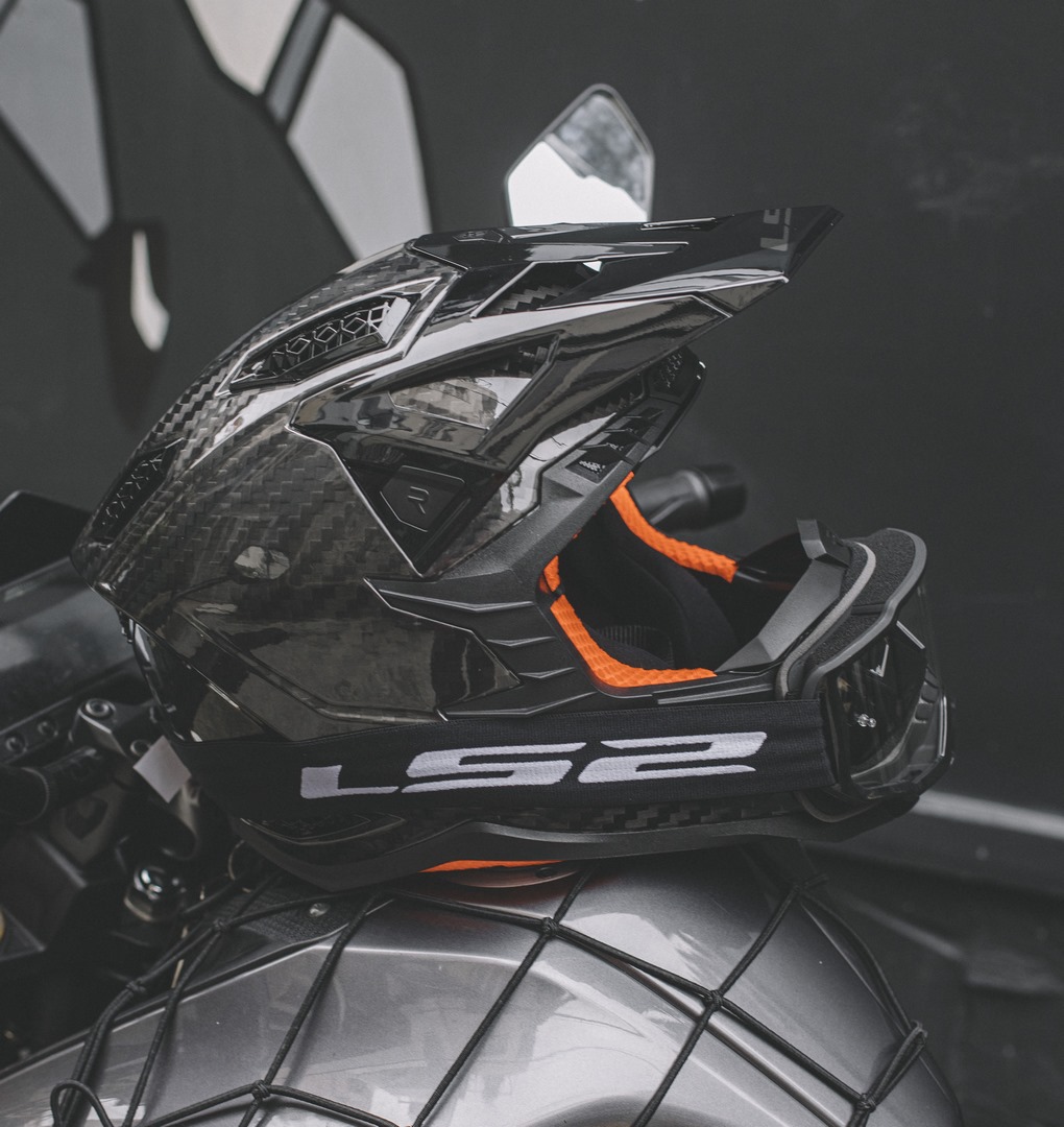 Mũ Cào Cào LS2 MX703 X-Force Carbon