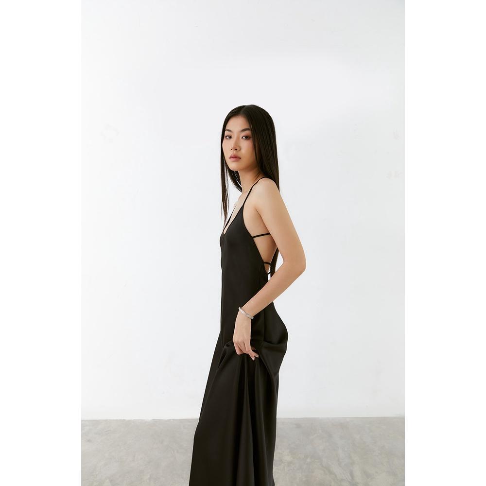DOTTIE - Đầm lụa midi hở lưng nữ đen D0388