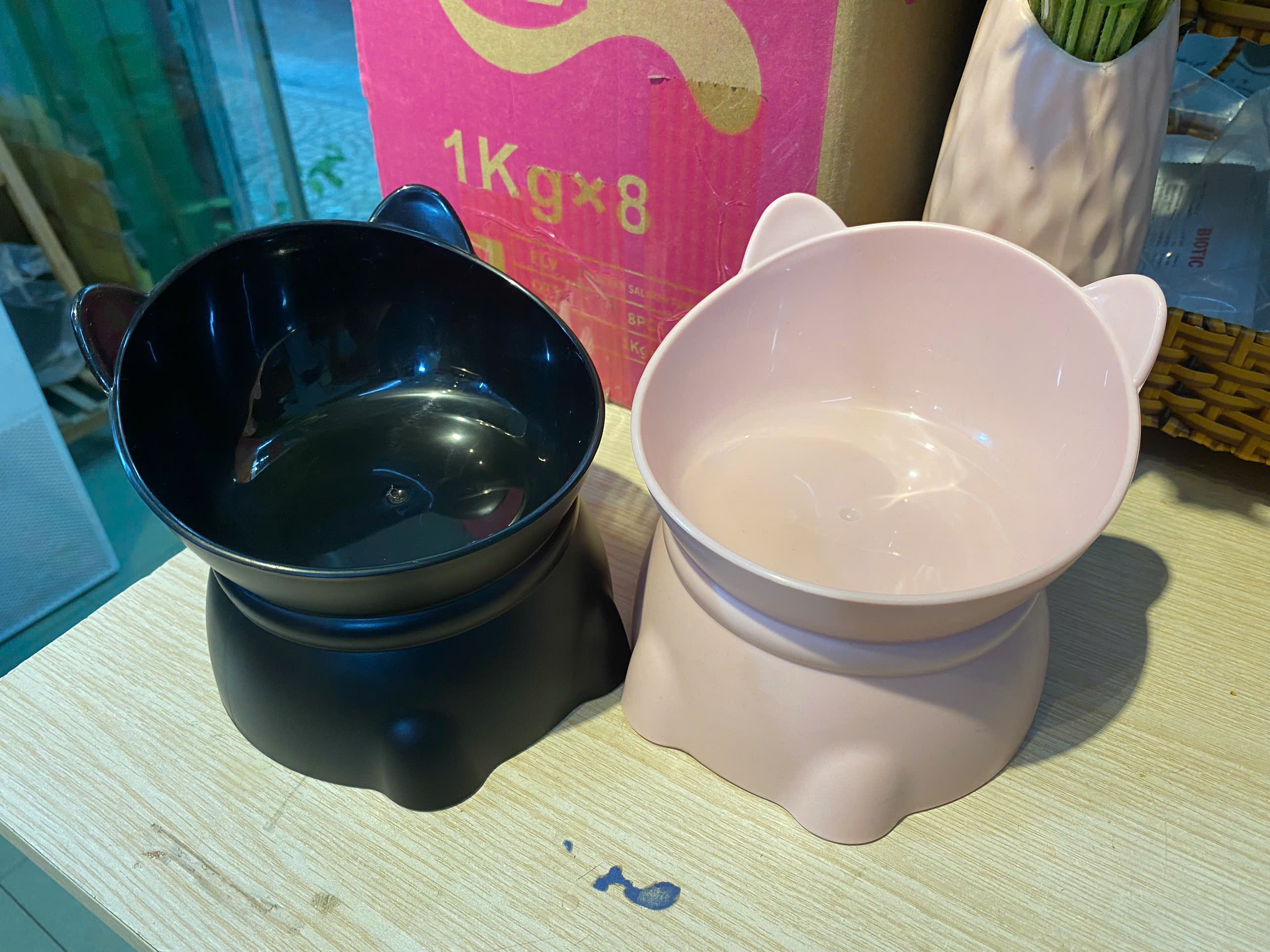 BÁT CHỐNG GÙ DÀNH CHO CHÓ MÈO GIÁ RẺ (NHỰA DÀY) -tiemchomeoanyen