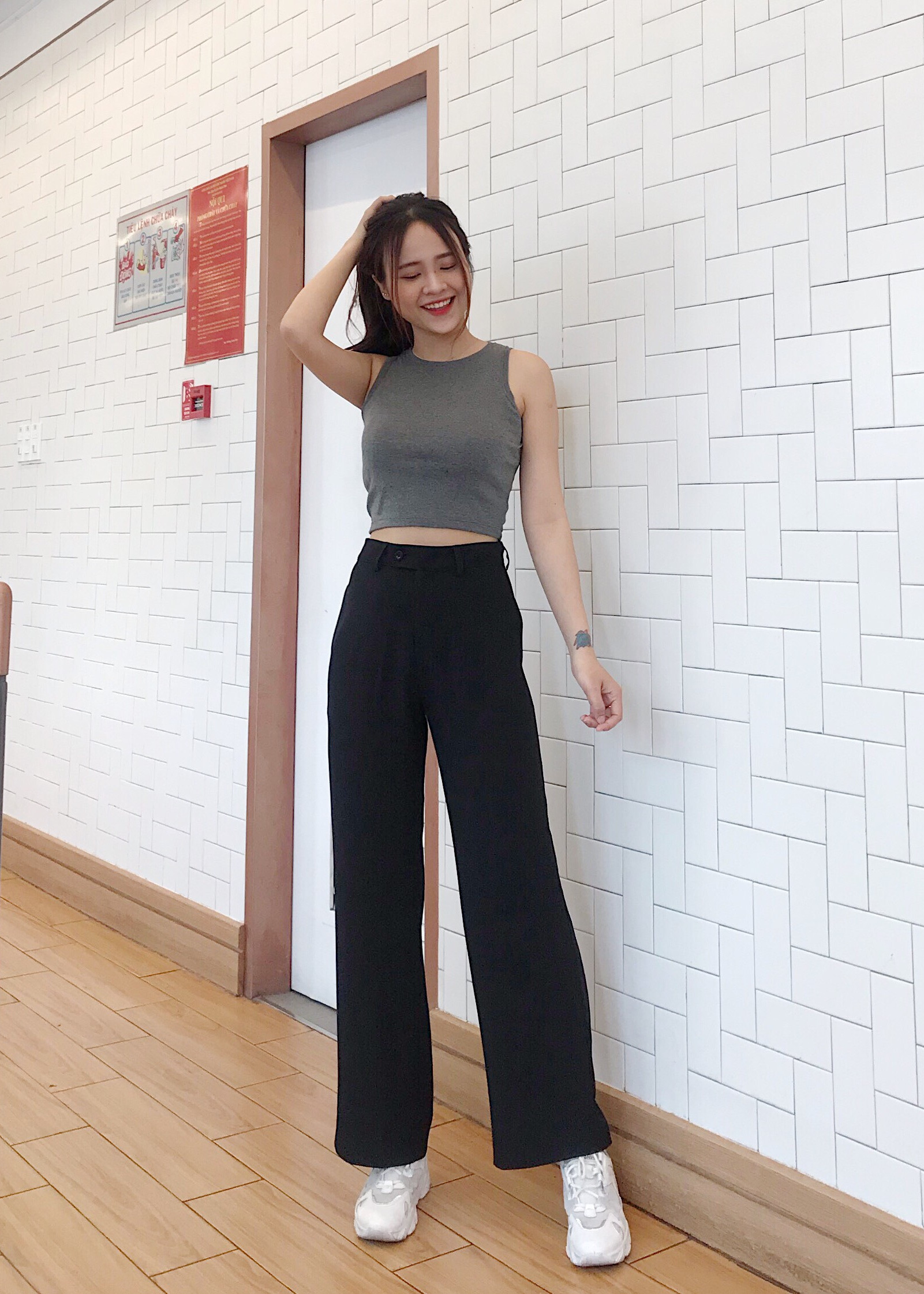 ÁO CROPTOP 3 LỖ  THU56- XÁM