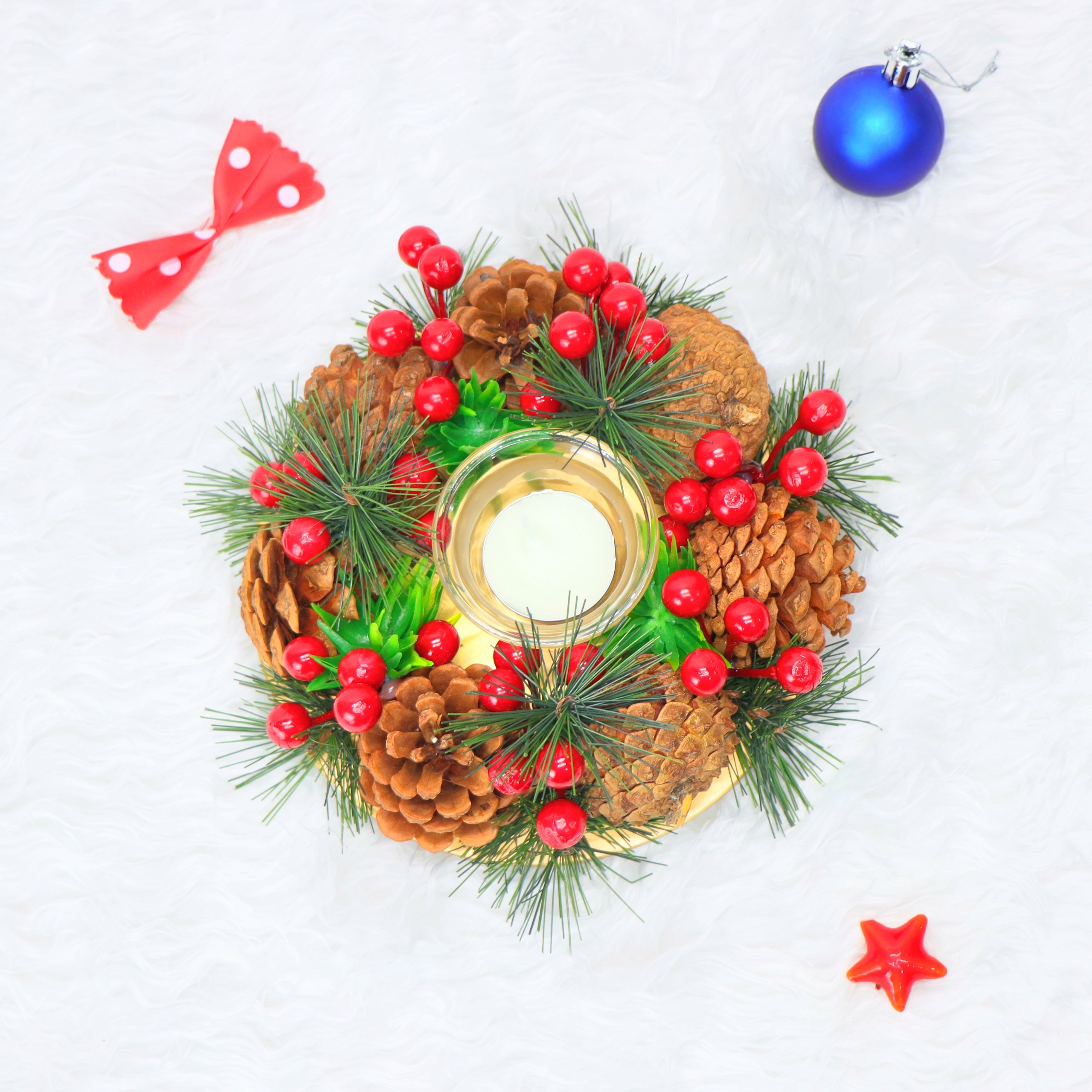 Nến Giáng Sinh NEN01 Để Bàn Trang Trí Noel – Mẫu QUẢ THÔNG ĐAN XEN