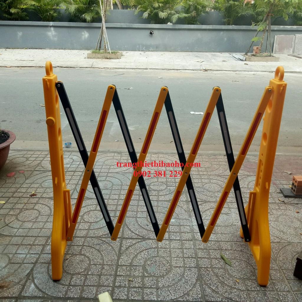 Hàng rào chắn cảnh báo di động phản quang Barie 96cm x 2,5m -YT970