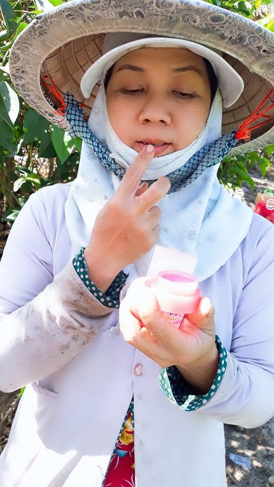 Ủ MÔI COLLAGEN