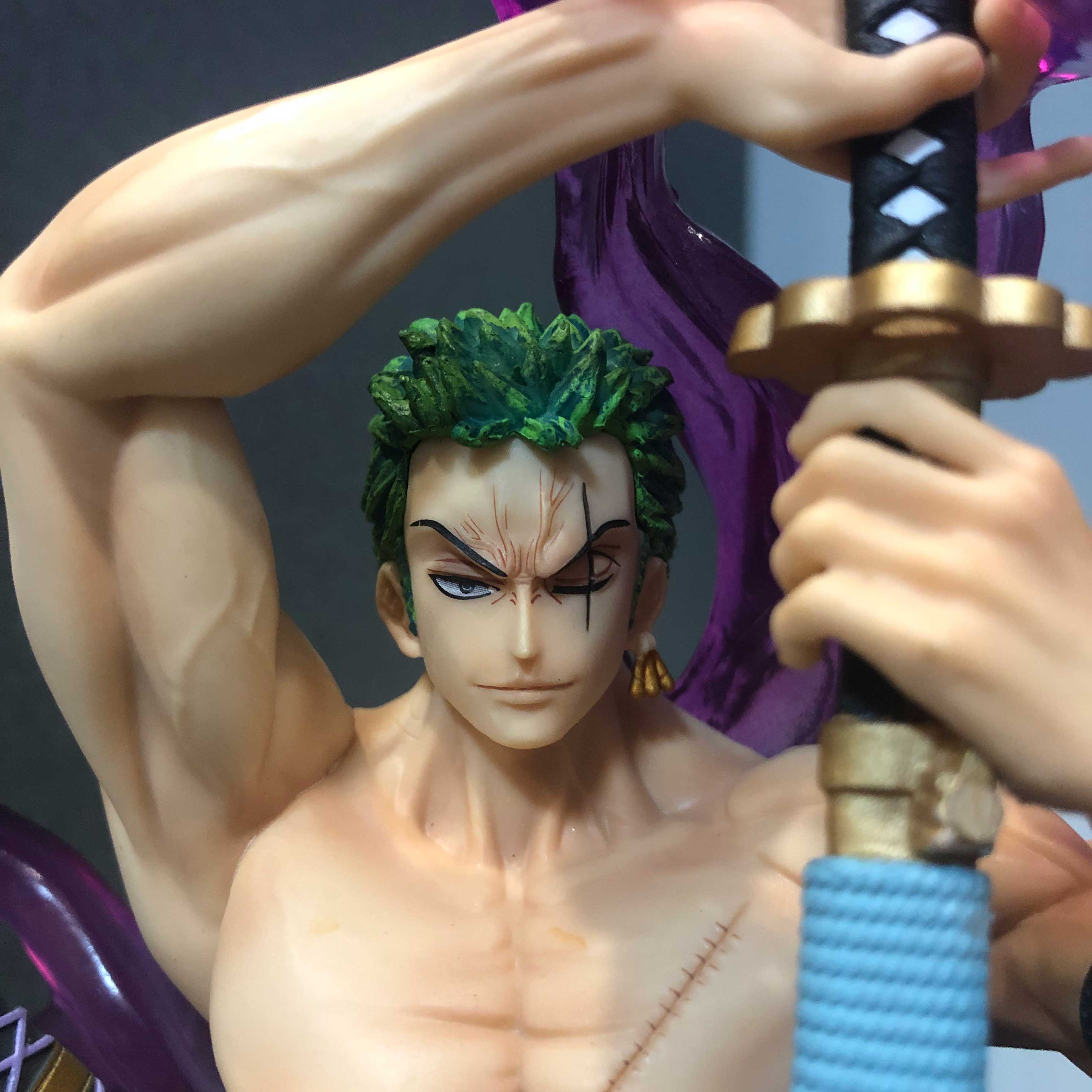 Mô hình Zoro Hắc Kiếm 43 cm BẢN CAO CẤP có LED  - One Piece
