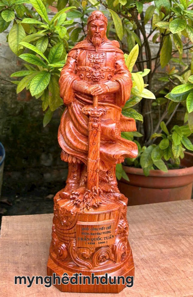 Tượng  thánh trần quốc tuấn trần hưng đạo vương bằng gỗ hương đá  cao 40cm