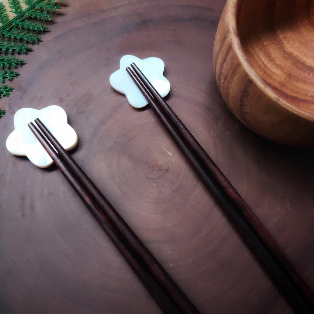 Gác/Kê Đũa Dáng Hoa Nghệ Thuật