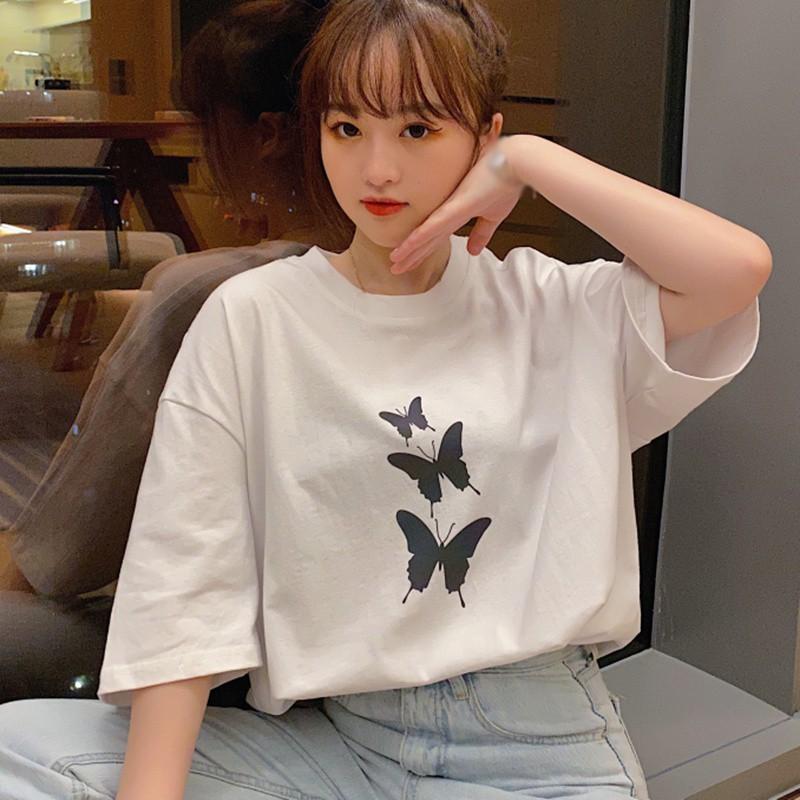 Áo thun nữ tay ngắn dáng rộng in hình bướm phản quang