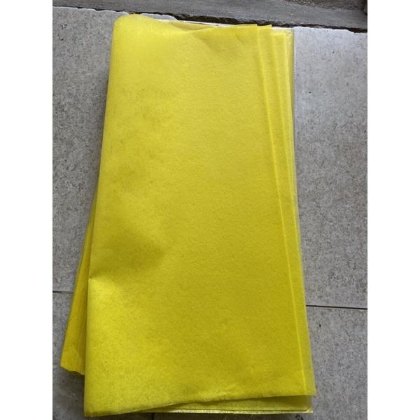 Giấy mếch lụa màu vàng, màu đỏ gói hoa, làm hoa, gói quà khổ 55cm x 55cm