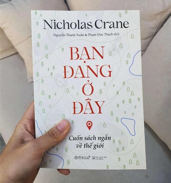 Trạm Đọc Official | Bạn Đang Ở Đây : Cuốn Sách Ngắn Về Thế Giới