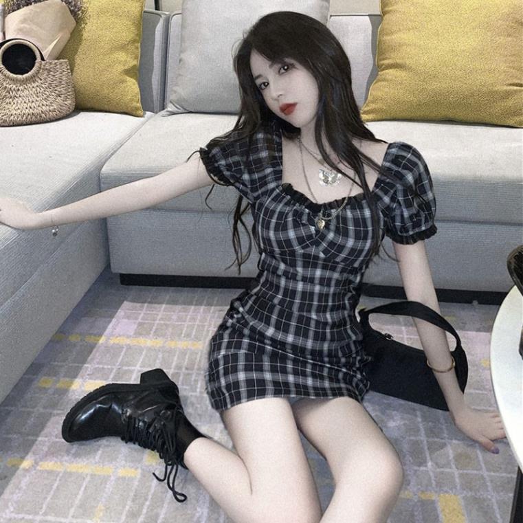 Váy Nữ Caro Cổ Vuông Ôm Body Chiết Eo Sang Chảnh Sun.z