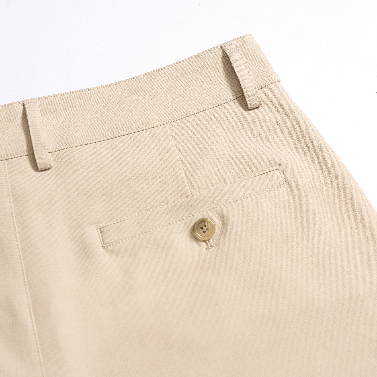 Quần Short Nam AVIANO Vải Kaki, Quần Đùi Nam Cạp Cúc Màu Basic