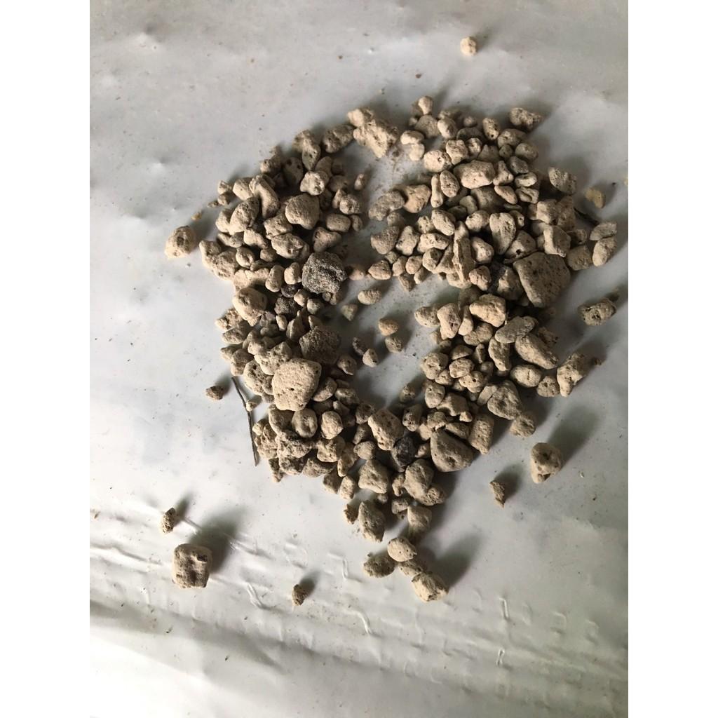 Đá núi lửa Pumice Indonesia cỡ 3 đến 6 mm khối lượng 1 kg