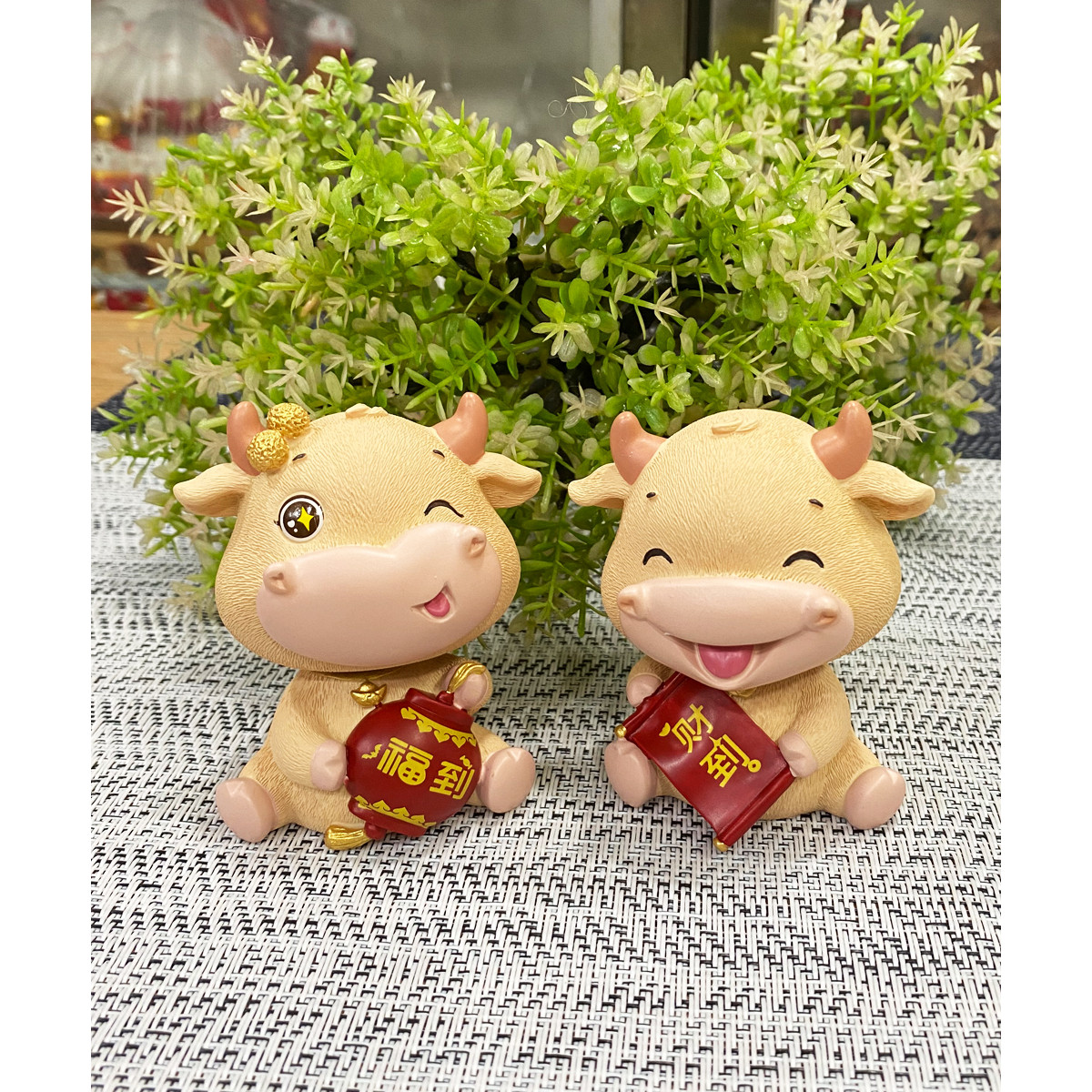 Bộ 02 tượng Trâu Vàng lò xo may mắn phát tài