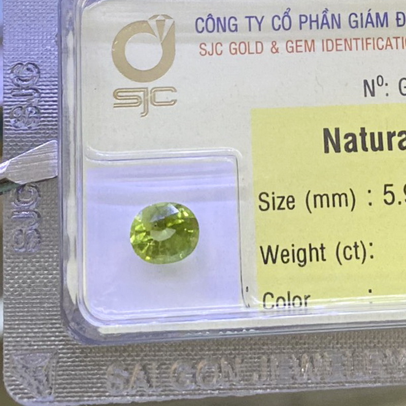 Viên Đá Ngọc Olivin Peridot Tự Nhiên Mài Giác Oval Kiểm Định Phong Thủy