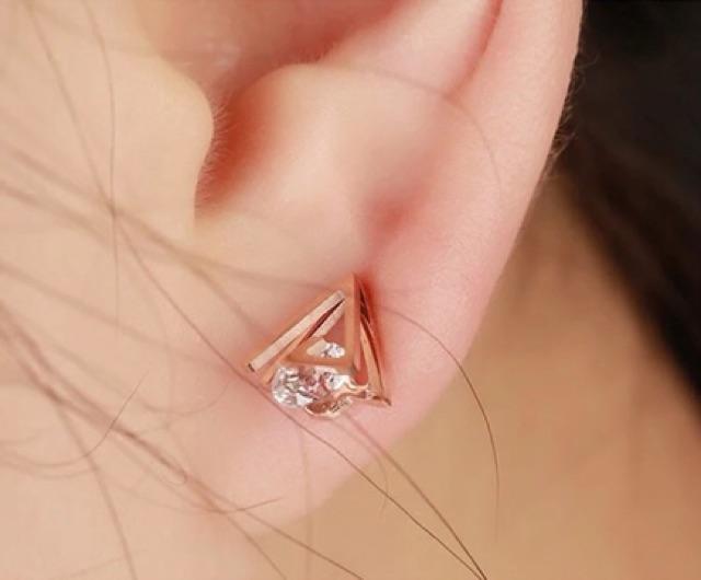 Khuyên tai titan nữ hàn quốc KTZ35