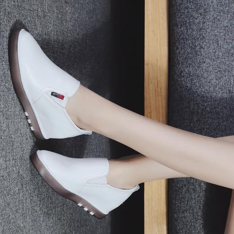 Giày nữ giá thấp nhất khử mùi giày thông thường giày chạy bộ giày trắng giá thấp nhất cặp đôi
